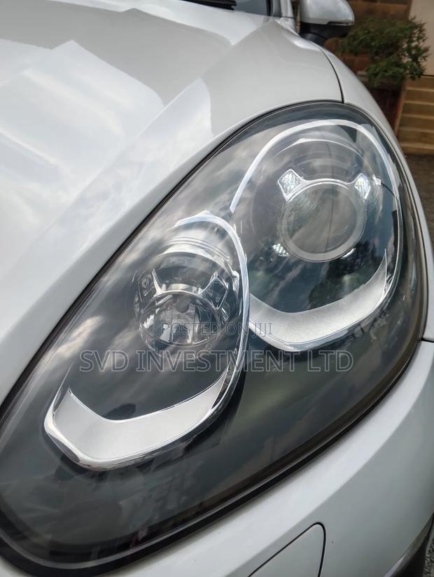 Porsche Cayenne 2018 White
