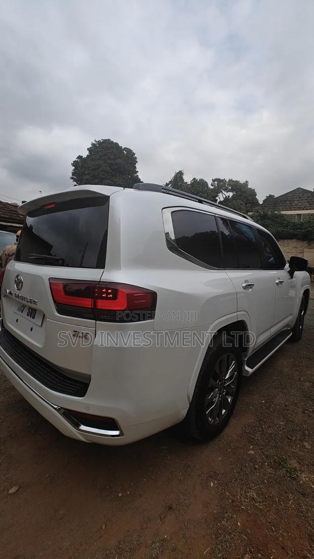 Toyota Land Cruiser 2023 White