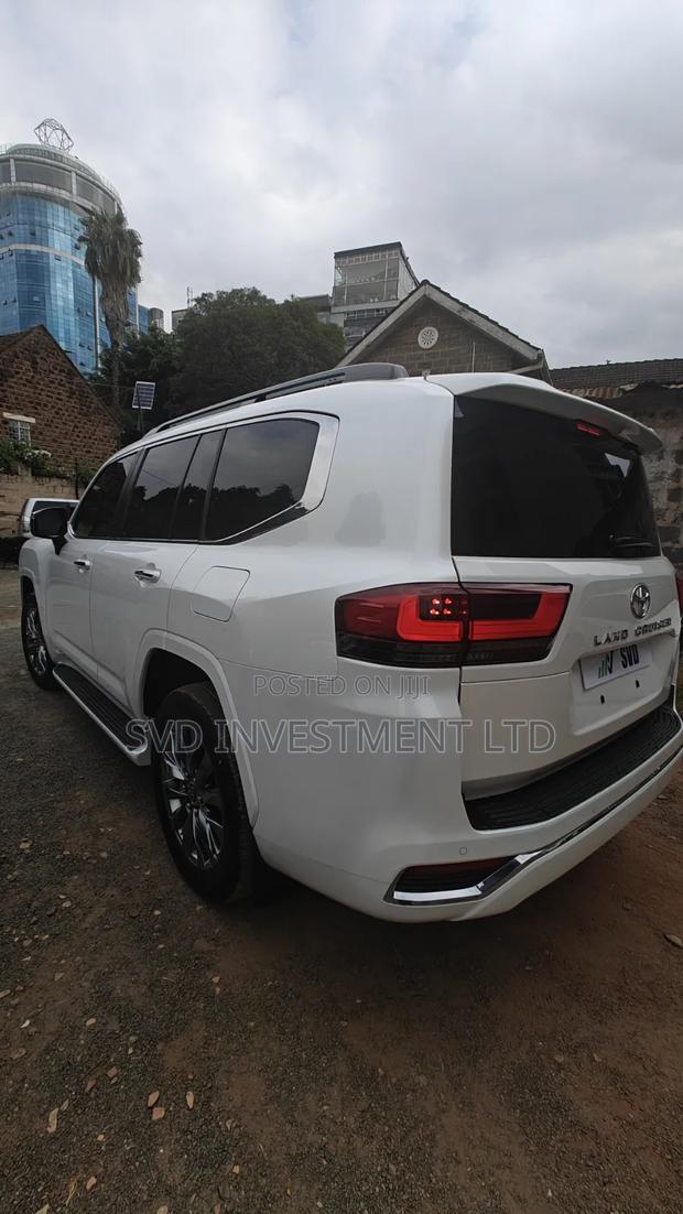Toyota Land Cruiser 2023 White