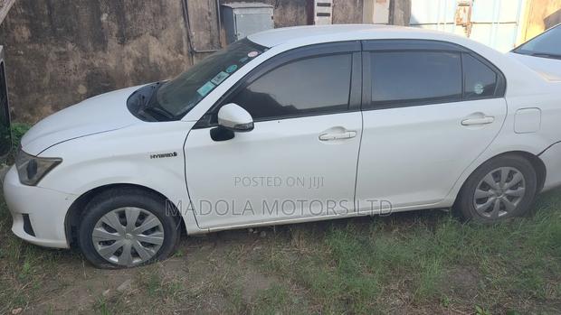 Toyota Axio 2015 Pearl