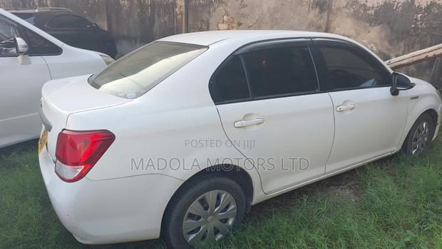 Toyota Axio 2015 Pearl