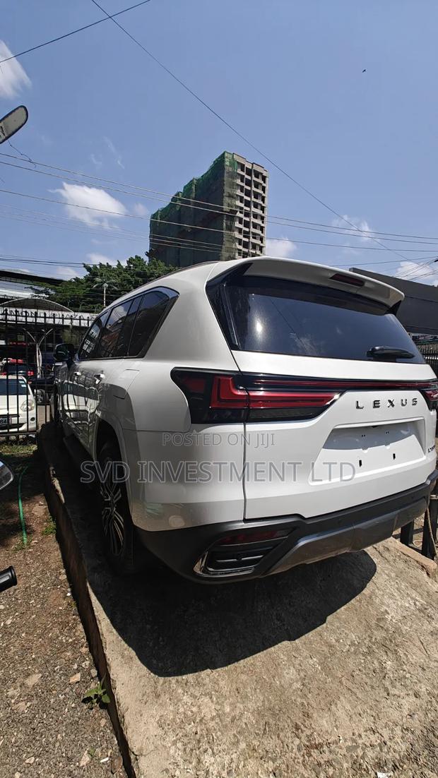 Lexus LX 600 2022 White