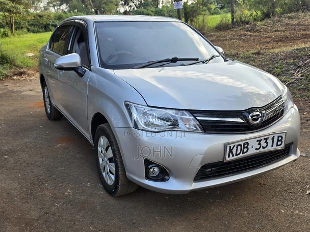 Toyota Axio 1.5 G 2WD 2013 Silver
