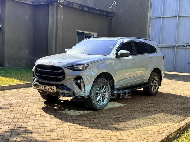 Isuzu MU-X 2025 Gray