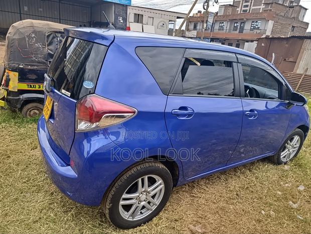 Toyota Ractis 2017 Blue