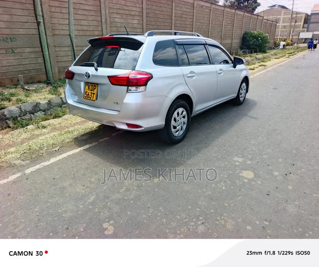Toyota Corolla Fielder 2017 Silver