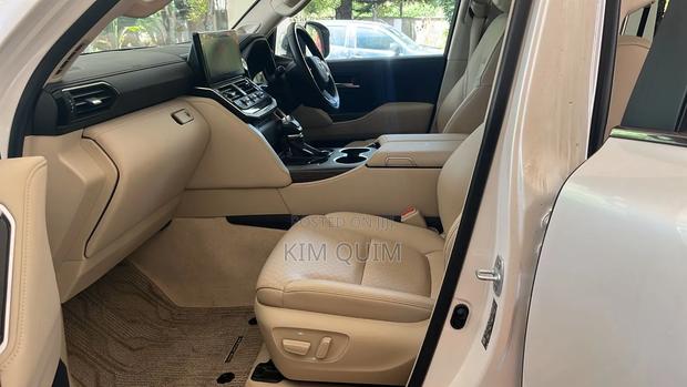 Toyota Land Cruiser 2023 White