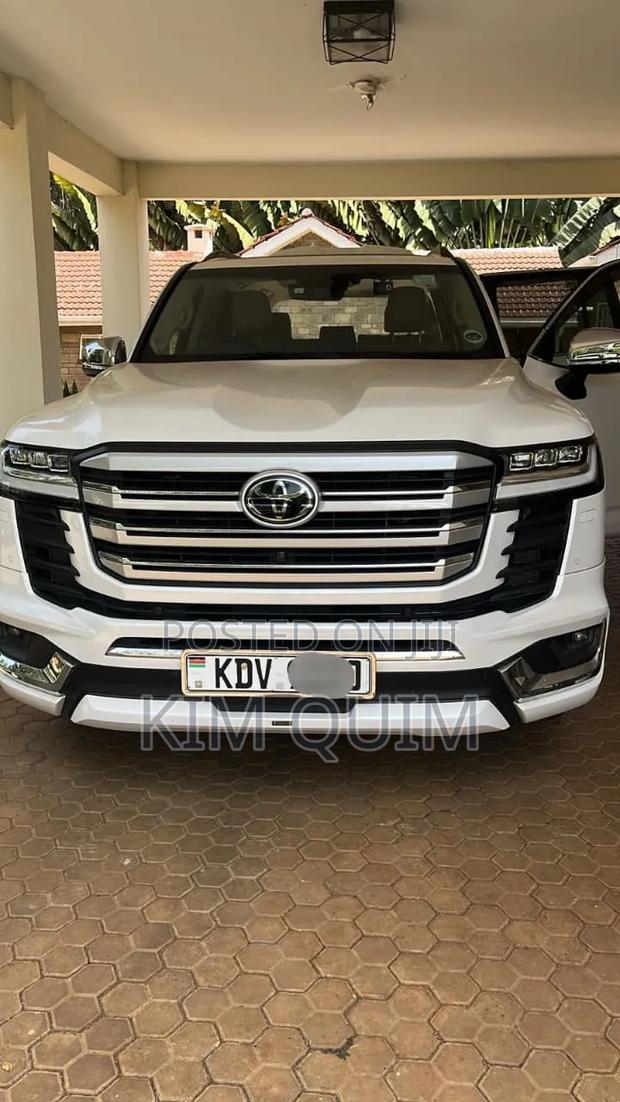 Toyota Land Cruiser 2023 White