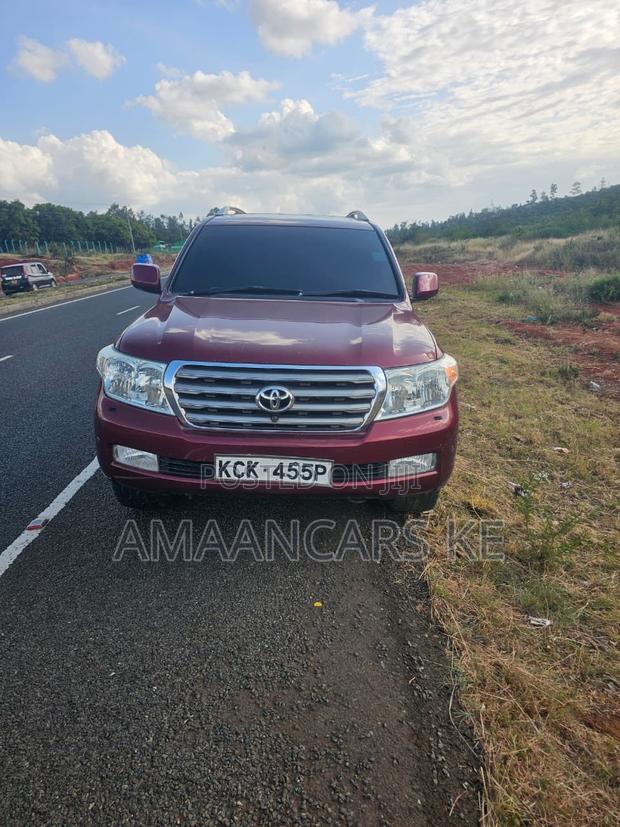 Toyota Land Cruiser 2010 Red