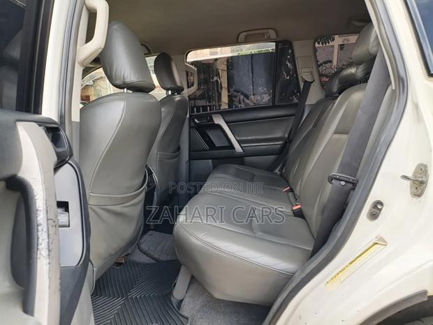 Toyota Land Cruiser Prado 2009 White