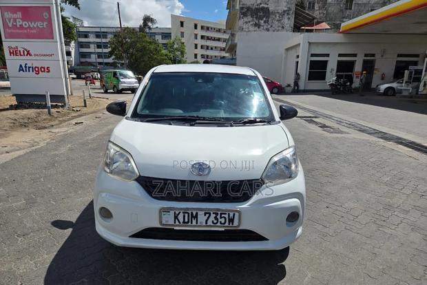 Toyota Passo 2016 White