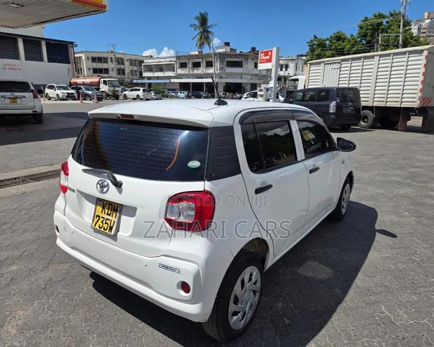 Toyota Passo 2016 White