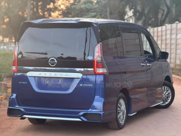 Nissan Serena 2019 Blue