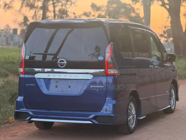 Nissan Serena 2019 Blue
