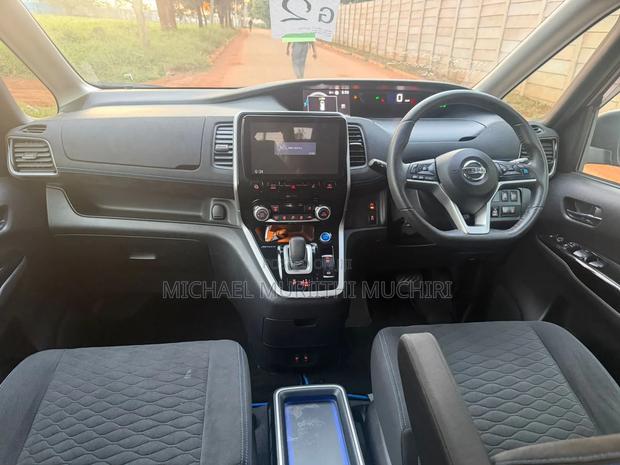 Nissan Serena 2019 Blue