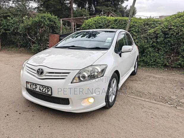 Toyota Auris 2011 White