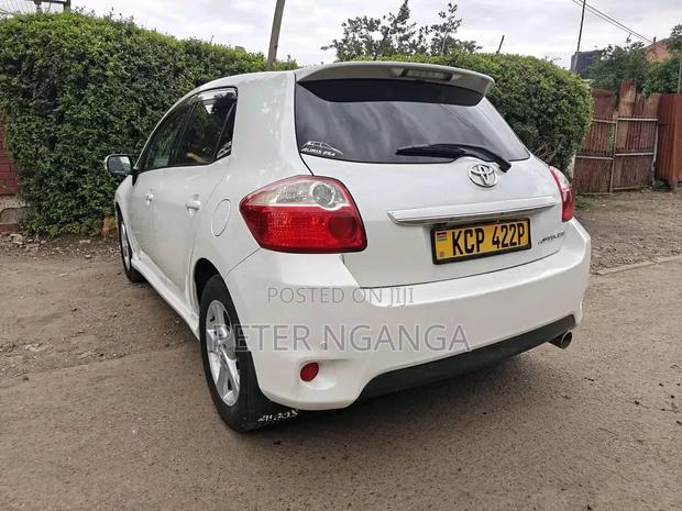 Toyota Auris 2011 White