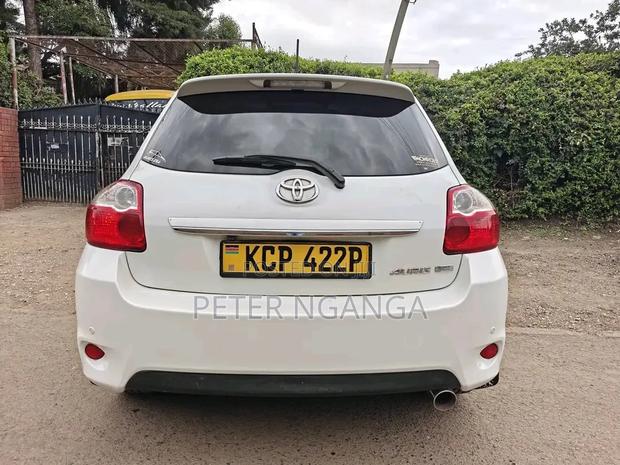 Toyota Auris 2011 White