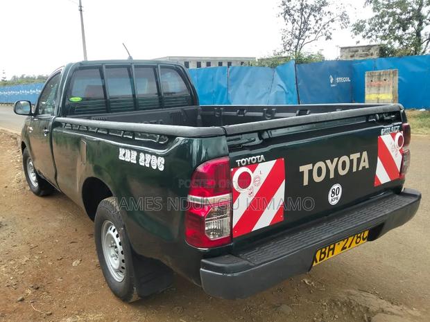 Toyota Hilux 2010 Green