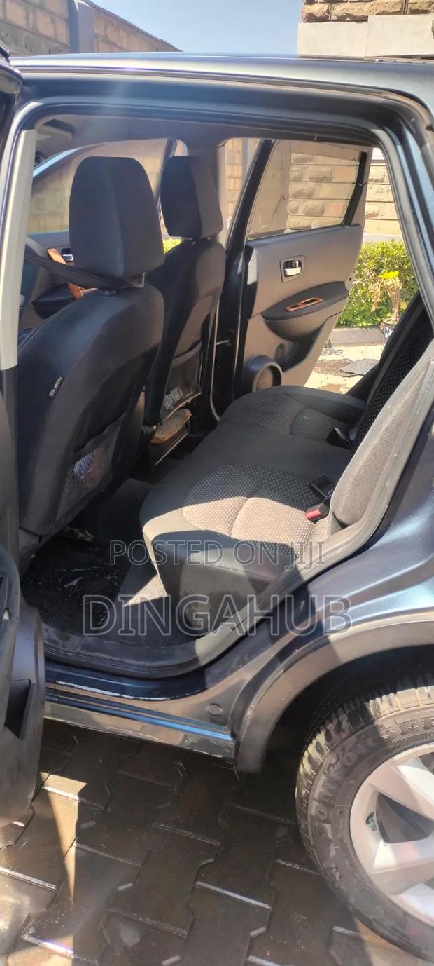 Nissan Dualis 2011 Gray