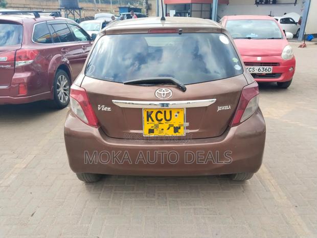 Toyota Vitz 1.0 FWD 5dr 2012 Brown