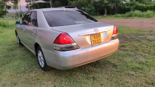 Toyota Mark II 2004 Gold