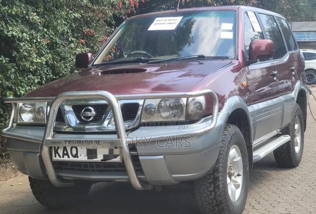 Nissan Terrano 2009 Maroon