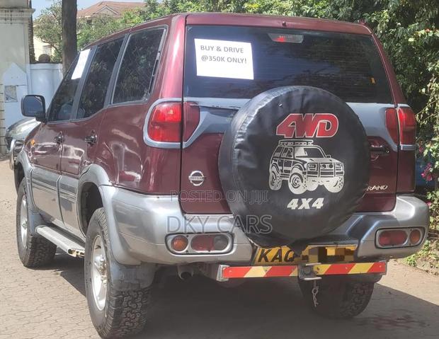 Nissan Terrano 2009 Maroon