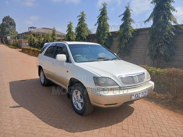 Toyota Harrier 2000 White