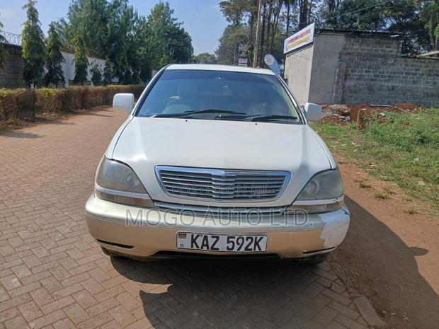 Toyota Harrier 2000 White