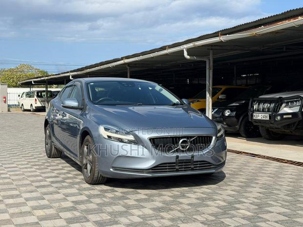 Volvo V40 2018 Blue
