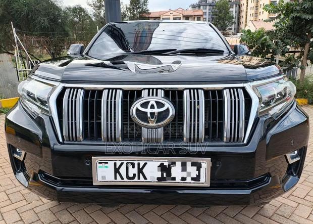 Toyota Land Cruiser Prado 2011