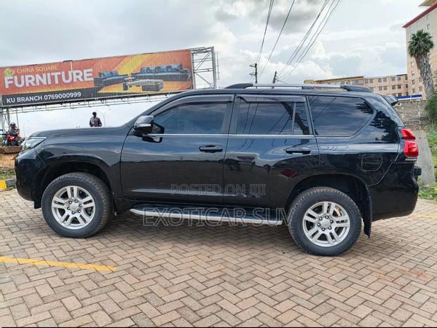 Toyota Land Cruiser Prado 2011
