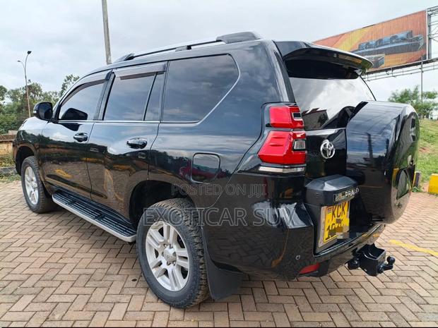 Toyota Land Cruiser Prado 2011