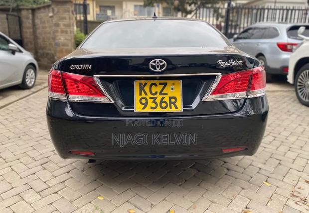 Toyota Crown 2013 Black