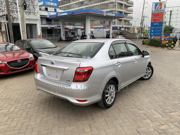 Toyota Axio 1.5 Hybrid 2WD 2020 Silver
