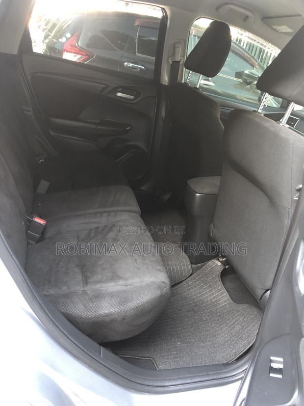 Honda Fit Shuttle 2017 Silver