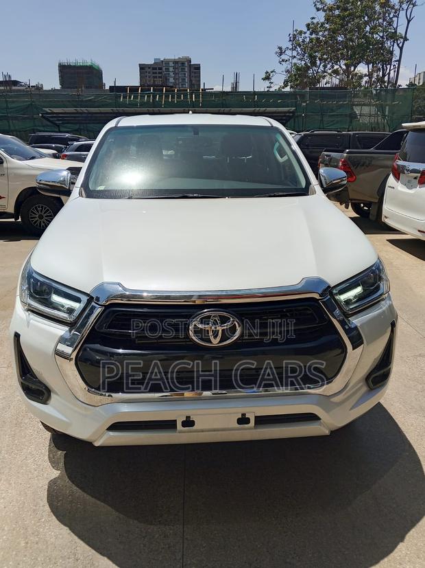 Toyota Hilux 2018 White