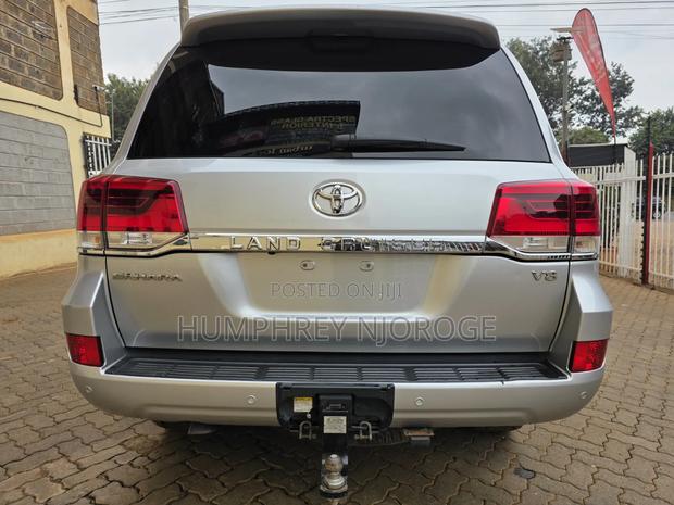 Toyota Land Cruiser 4.5 V8 VXR 2019 Silver