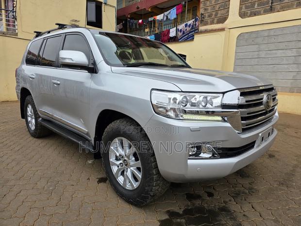 Toyota Land Cruiser 4.5 V8 VXR 2019 Silver