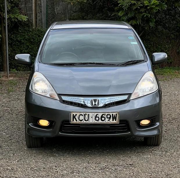 Honda Fit Shuttle 2012 Gray
