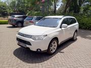 Mitsubishi Outlander 2014 White for sale