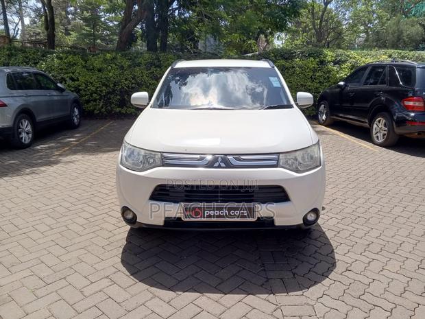 Mitsubishi Outlander 2014 White