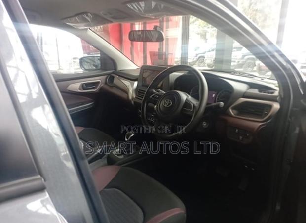 Toyota Urban Cruiser 2024 Gray