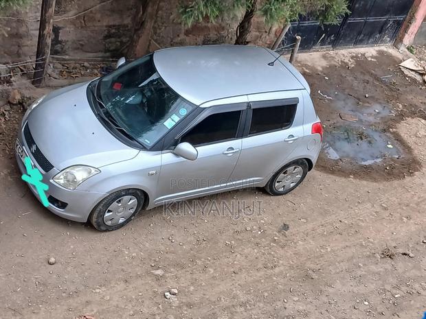 Suzuki Swift 2011 Silver