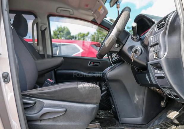 Toyota Voxy 2018 Gold