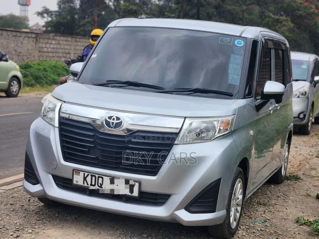 Toyota Roomy 2018 Silver