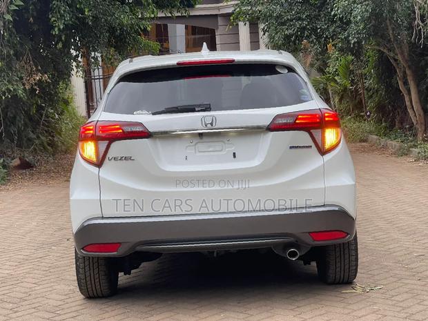 Honda Vezel 2019 White