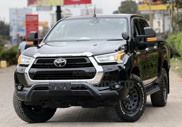 Toyota Hilux Revo Double Cab Deisel 2.4 RWD 2021 Black