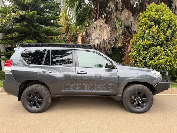 Toyota Land Cruiser Prado 4.0 i 2010 Gray